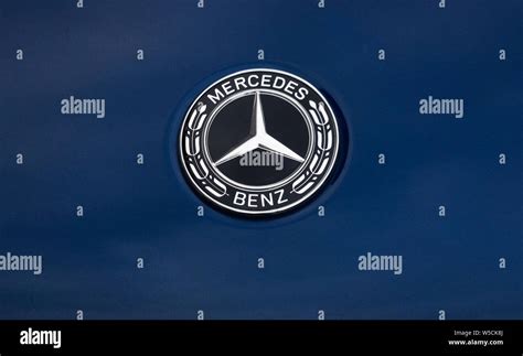 Mercedes benz hood ornament hi-res stock photography and images - Alamy