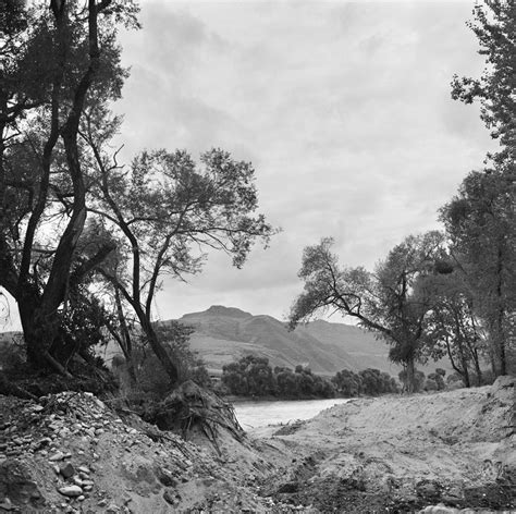 Xuezhe Shen - The Tumen River on the Border | LensCulture