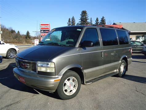 2005 GMC SAFARI AWD (2) | Bob Currie Auto Sales