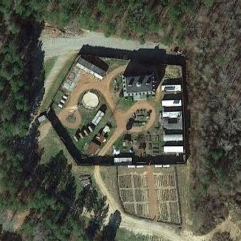 Hilltop Colony ("The Walking Dead") in Senoia, GA (Google Maps)