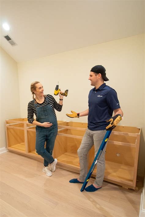 How to Use a Cordless Power Drill | The DIY Playbook