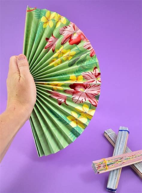 DIY Folding Paper Fans Tutorial ⋆ Dream a Little Bigger