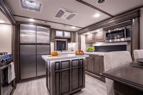 Pros and Cons of Rear Kitchens in Fifth Wheels - RV Select