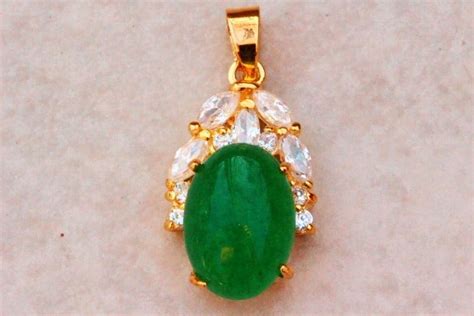 What Color is Jade? | Oriental Jade Jewelry