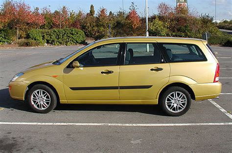 2000 Ford Focus VINs, Configurations, MSRP & Specs - AutoDetective