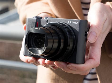 Hands-on with Panasonic Lumix DC-ZS200 / TZ200: Digital Photography Review