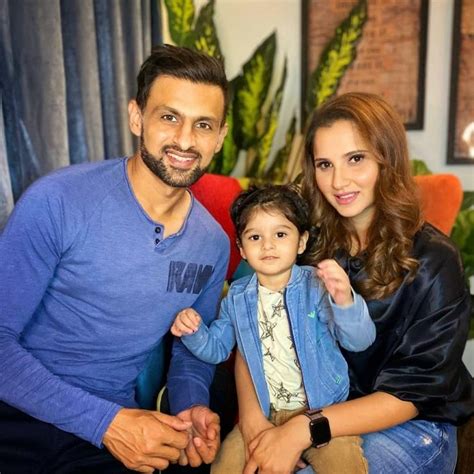 Shoaib Malik and Sania Mirza with their Cute Son Izhaan | Reviewit.pk