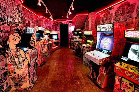 Cool integrated wall designs onto arcade cabinets. | Arcade room ...