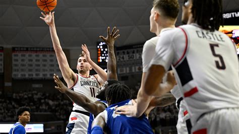 UConn Men's basketball moves up to No. 2 spot in AP Top 25 poll | fox61.com