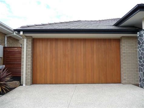 TILT PANEL LIFT GARAGE DOORS Photo : Dandenong Garage Doors Melbourne VIC