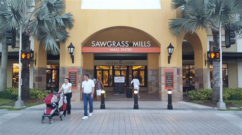 Sawgrass Mills Sunrise Celebrates National Outlet Shopping