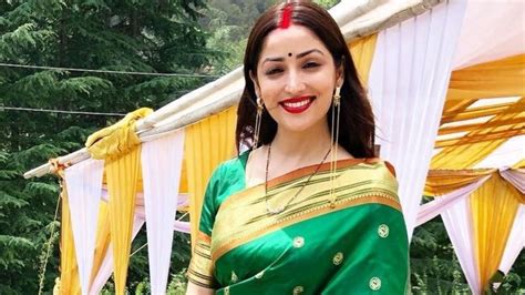 Yami Gautam smiles bright in green saree, see her first picture after wedding | Bollywood ...