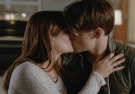 ‘Glee’: Rachel & Sam Kiss — Season 6 Episode 4 Recap | TVLine