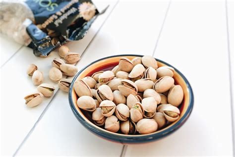 4 Facts About Pistachios Nutrition That May Surprise You