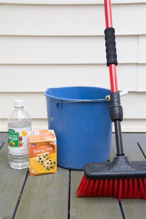 Homemade Composite Deck Cleaner (Eco-Friendly) - The DIY Nuts