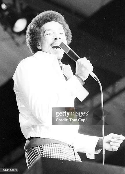 Smokey Robinson 1960s Photos and Premium High Res Pictures - Getty Images