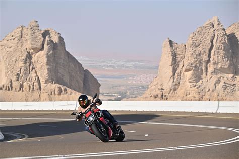 First Ride: Ducati’s Diavel V4 Defies Categorization | LaptrinhX / News