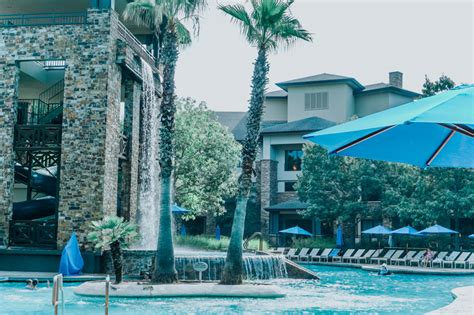 The Woodlands Resort Hotel Review | Lone Star Looking Glass