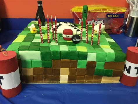 Minecraft dirt block cake Minecraft, Dirt, Made, Gift Wrapping, Desserts, Food, Gift Wrapping ...