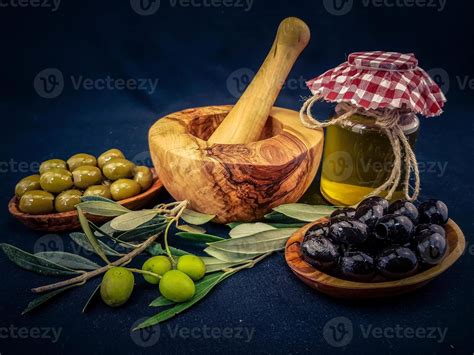 cold pressed extra virgin olive oil 14901415 Stock Photo at Vecteezy