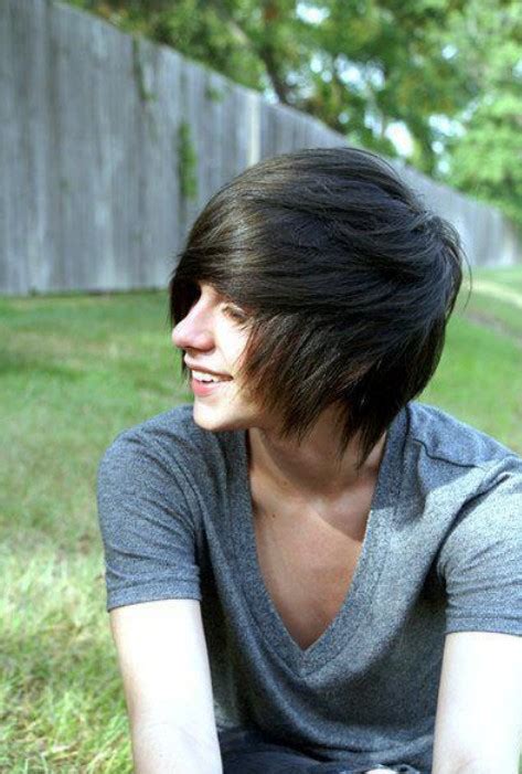 Emo Hairstyles for Trendy Guys - Emo Guys Haircuts - Pretty Designs