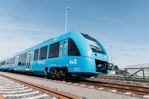 World's First Hydrogen Fuel Cell Powered Train Enters Servic