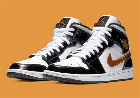 Air Jordan 1 Mid SE Black Gold 852542-007 Release Date | SneakerNews.com