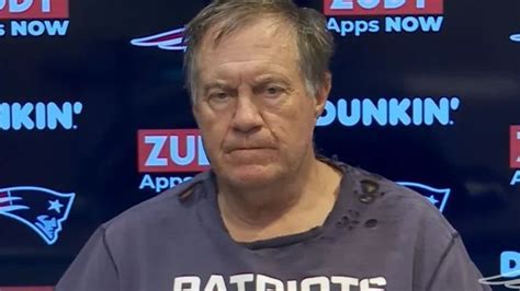 Cut sleeves and holes - Patriots' Bill Belichick wears a familiar hoodie