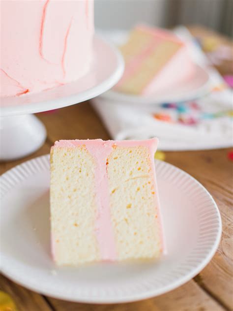 Light and Fluffy Sugar Free Vanilla Cake that Tastes Like the Real Deal - Cake by Courtney