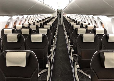 Airbus A220 Cabin Interior and Seating Layout - AERONEF.NET