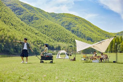 Summer Young Family Outdoor Camping Picture And HD Photos | Free ...