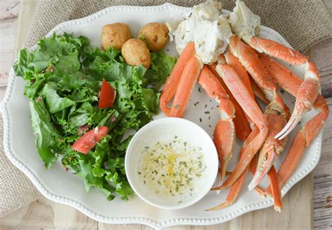 Snow Crab Legs with Garlic Butter - Mommy Hates Cooking