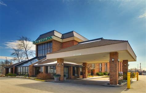 Pear Tree Inn St. Louis Airport - Drury Hotels