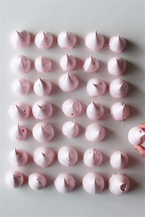 Meringue Kisses – HonestlyYUM