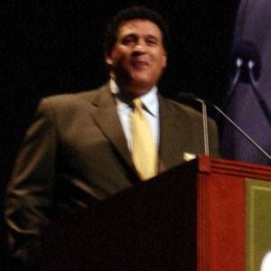 Greg Gumbel - Age, Family, Bio | Famous Birthdays