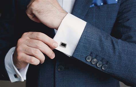 How To Wear Cufflinks? A Complete Guide