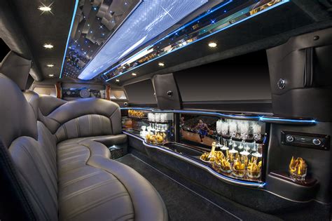 Lincoln MKT Stretch Limousine | Paris Limousine Services