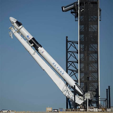 El Falcon 9 de SpaceX, preparado para la misión Demo-2 - Actualidad Aeroespacial