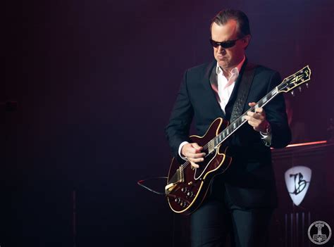 Joe Bonamassa ‘Live At The Royal Albert Hall’ – A Masterclass In The ...