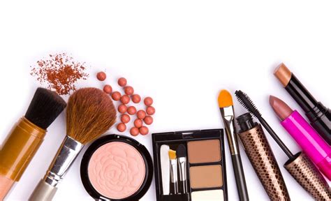 12 Best Organic Makeup Brands to Try!