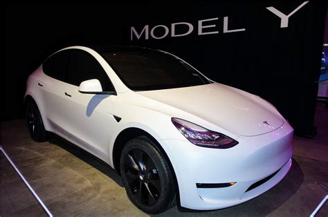 Tesla Model Y Delivery 2024 - Darb Minnie