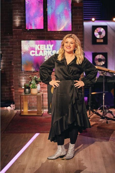 Kelly Clarkson Instagram February 12, 2020 – Star Style