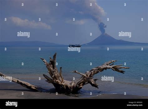 Krakatoa volcano hi-res stock photography and images - Alamy