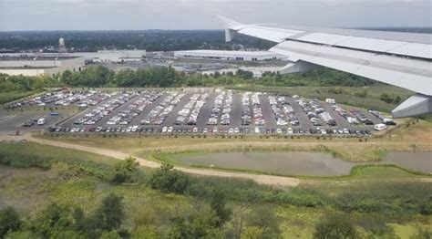 Philadelphia International Airport Parking | Parking Lot & Shuttle Service Near The Philly ...