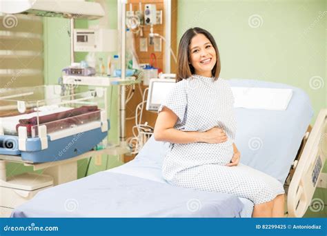 Pregnant Woman in a Hospital Bed Stock Image - Image of pregnancy, hospital: 82299425