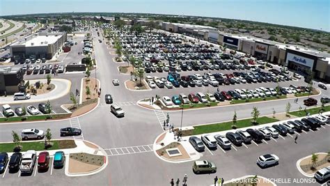 One of region's biggest shopping centers delivers in Cedar Park — but it's almost entirely ...