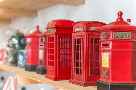 19 Awesome Souvenirs from England to Remember Your Trip By