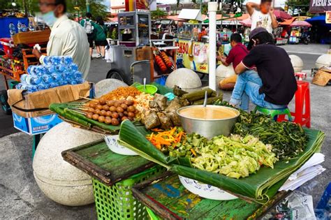 Jalan Malioboro Street, Yogyakarta, Indonesia | Live Virtual Tour | Hop A Tour