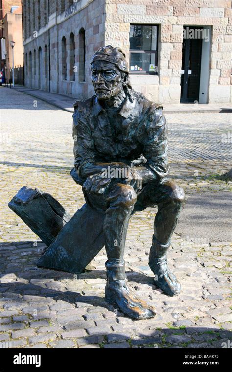 statue of john cabot Stock Photo - Alamy