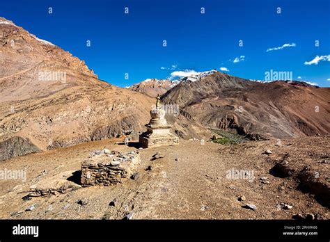 Trekking to Phugtal (Phuktal) Monastery, Zanskar, Ladakh, India Stock Photo - Alamy